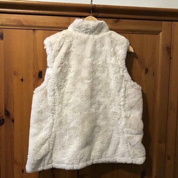 Faux Fur Reversible Vest, size M, Excellent condition ! - Picture 5 of 8